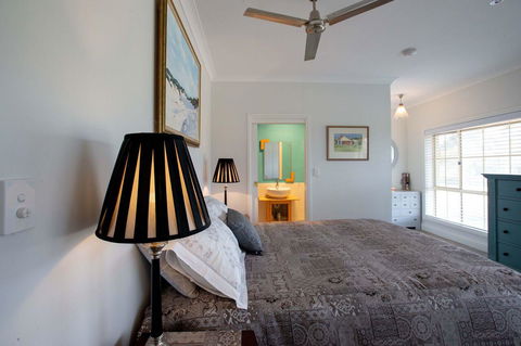 Angaston House - Kalgoorlie Accommodation 4