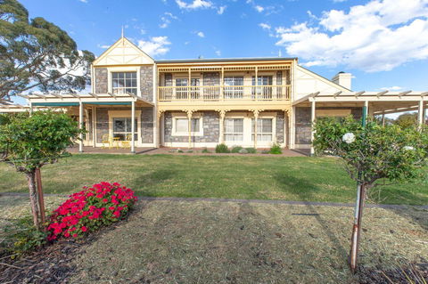 Angaston House - Kalgoorlie Accommodation 24