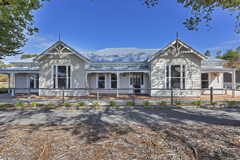 Grandview Accommodation - The Elm Tree Apartments - Kalgoorlie Accommodation 30