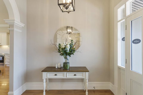 Grandview Accommodation - The Elm Tree Apartments - Kalgoorlie Accommodation 23