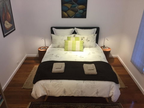 Smiths Lake House - Kalgoorlie Accommodation 12