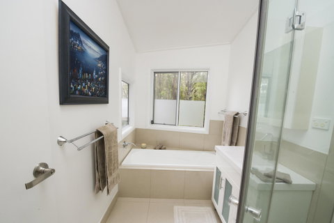 Smiths Lake House - Kalgoorlie Accommodation 19