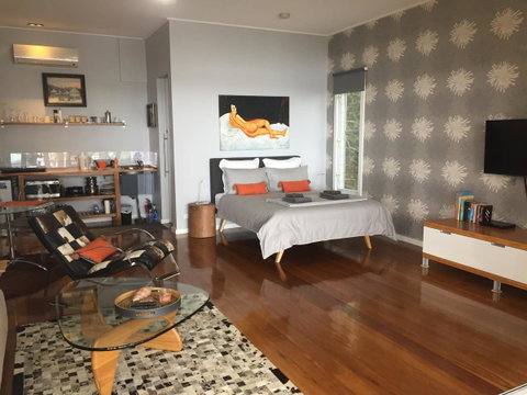 Smiths Lake House - Kalgoorlie Accommodation 9