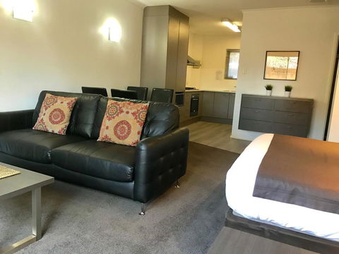 Adelaide DressCircle Apartments - Archer Street - Kalgoorlie Accommodation 2