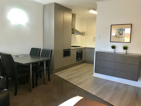 Adelaide DressCircle Apartments - Archer Street - Kalgoorlie Accommodation 5
