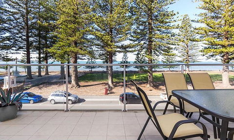 Breeze Beachfront Apartment - Kalgoorlie Accommodation 40