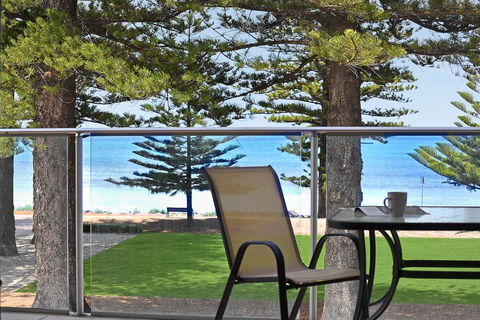 Breeze Beachfront Apartment - Kalgoorlie Accommodation 3