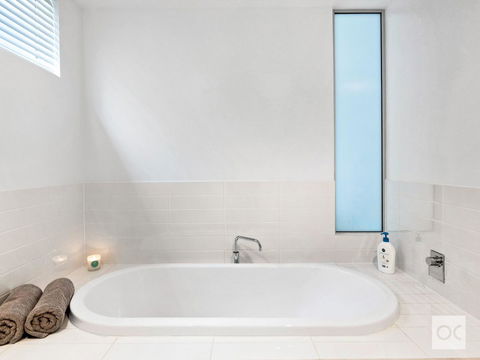 Breeze Beachfront Apartment - Kalgoorlie Accommodation 30