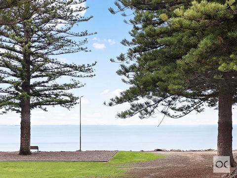 Breeze Beachfront Apartment - Kalgoorlie Accommodation 23