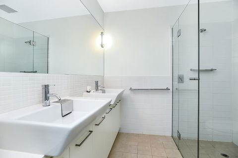 Breeze Beachfront Apartment - Kalgoorlie Accommodation 18