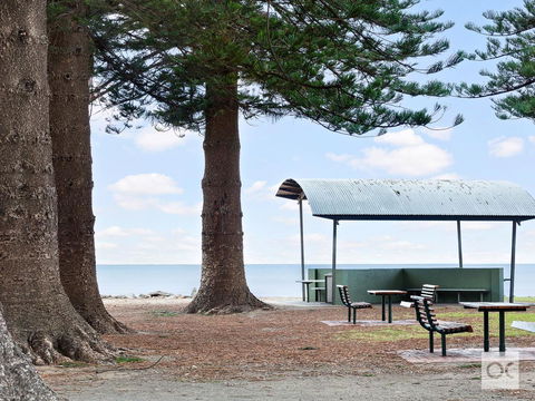 Breeze Beachfront Apartment - Kalgoorlie Accommodation 21