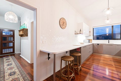 Esto House - Kalgoorlie Accommodation 14