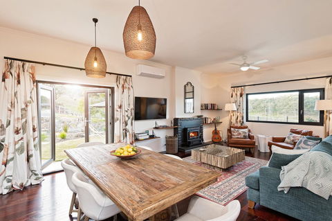 Esto House - Kalgoorlie Accommodation 5