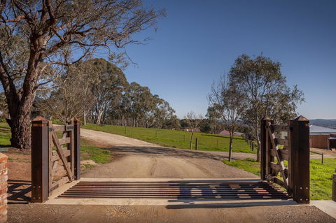 Angaston Saleyards Luxury Accommodation - Kalgoorlie Accommodation 31