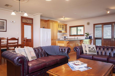 Angaston Saleyards Luxury Accommodation - Kalgoorlie Accommodation 5