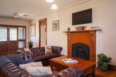 Angaston Saleyards Luxury Accommodation - Kalgoorlie Accommodation 24