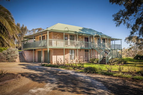 Angaston Saleyards Luxury Accommodation - Kalgoorlie Accommodation 0