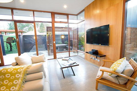 Sticky Rice Villas - Kalgoorlie Accommodation 24