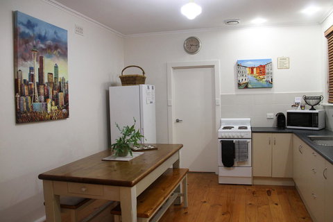 Grace Cottage - Kalgoorlie Accommodation 8