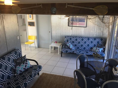SHAKIN' SHACK - Kalgoorlie Accommodation 9