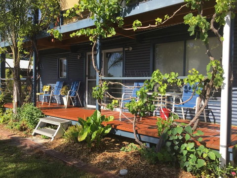 SHAKIN' SHACK - Kalgoorlie Accommodation 0