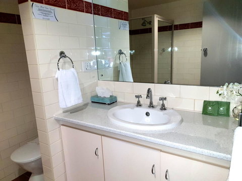 Nightcap At Hotel Victor - Kalgoorlie Accommodation 8