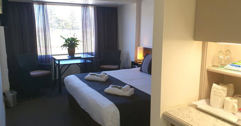 Nightcap At Hotel Victor - Kalgoorlie Accommodation 1