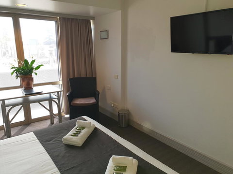 Nightcap At Hotel Victor - Kalgoorlie Accommodation 5