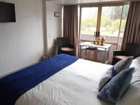 Nightcap At Hotel Victor - Kalgoorlie Accommodation 12