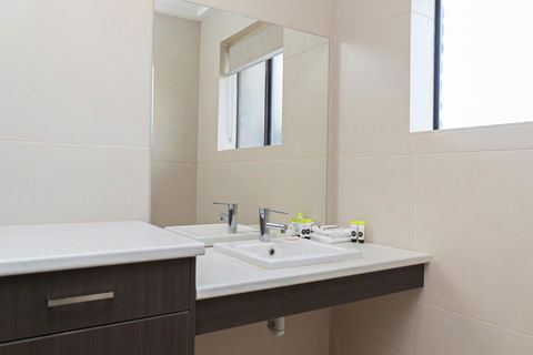 Mick O\'Sheas - Kalgoorlie Accommodation 2