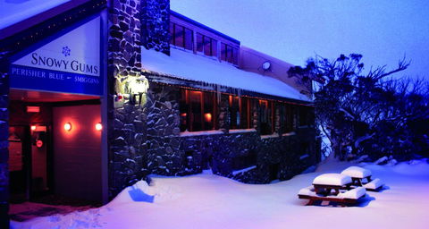 Snowy Gums Chalet - Kalgoorlie Accommodation 3