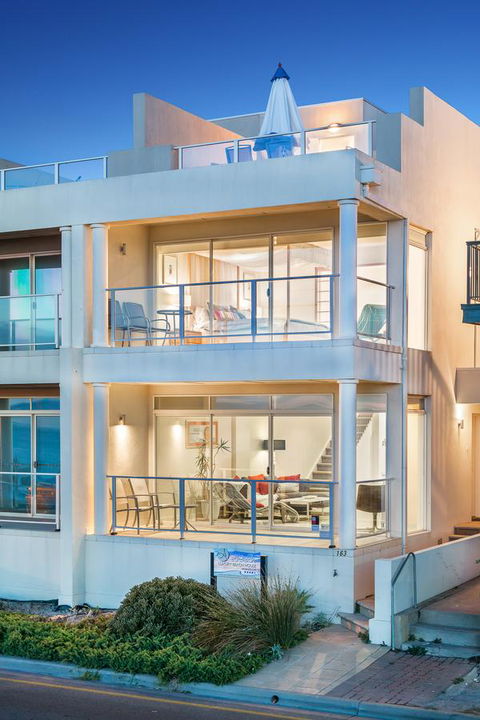 Adelaide Luxury Beach House - Kalgoorlie Accommodation 19