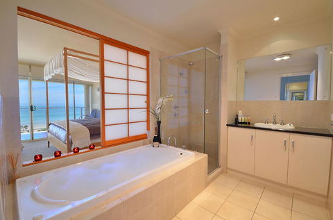 Adelaide Luxury Beach House - Kalgoorlie Accommodation 11