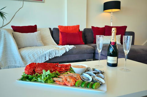 Adelaide Luxury Beach House - Kalgoorlie Accommodation 28