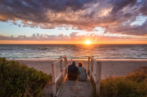 Adelaide Luxury Beach House - Kalgoorlie Accommodation 21