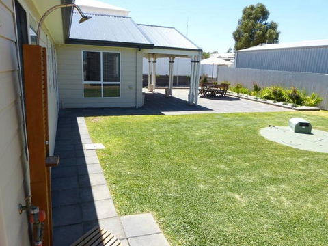 Moontana - Kalgoorlie Accommodation 16