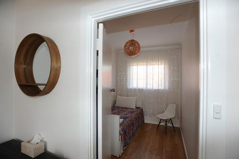 Glenelg Holiday Apartments-The Broadway - Kalgoorlie Accommodation 6