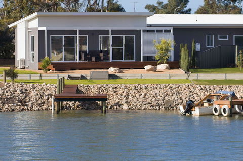 Villa Serra - Kalgoorlie Accommodation 11