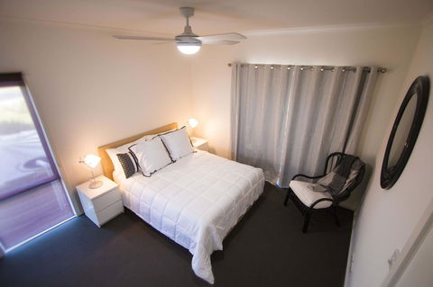 Villa Serra - Kalgoorlie Accommodation 8