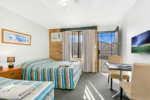 The Ocean Crest - Kalgoorlie Accommodation 14