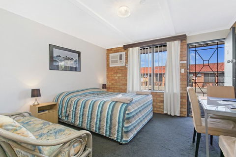 The Ocean Crest - Kalgoorlie Accommodation 19
