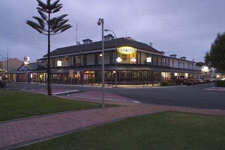 Grand Tasman Hotel - Kalgoorlie Accommodation 16