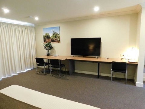 Alexander Cameron Suites - Kalgoorlie Accommodation 13