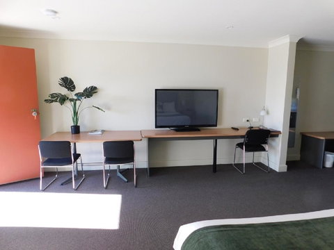 Alexander Cameron Suites - Kalgoorlie Accommodation 10