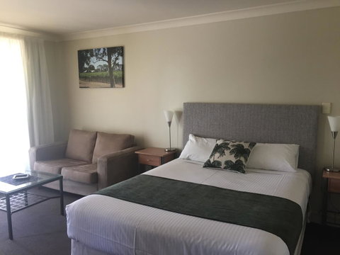 Alexander Cameron Suites - Kalgoorlie Accommodation 15