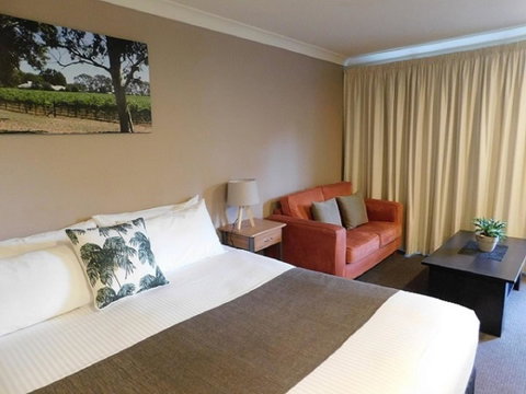 Alexander Cameron Suites - Kalgoorlie Accommodation 11