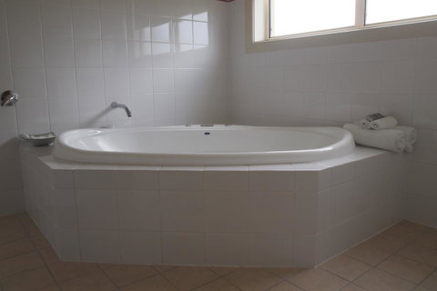 Alexander Cameron Suites - Kalgoorlie Accommodation 21