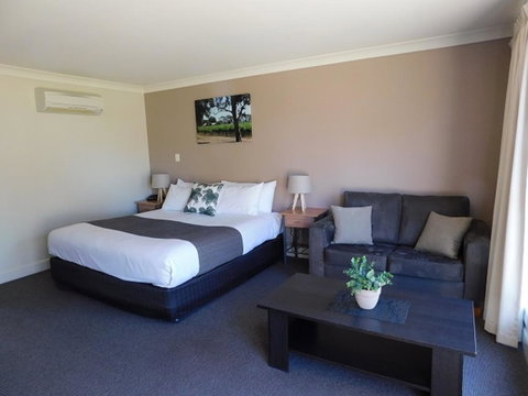 Alexander Cameron Suites - Kalgoorlie Accommodation 12