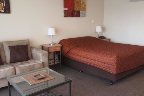Alexander Cameron Suites - Kalgoorlie Accommodation 25