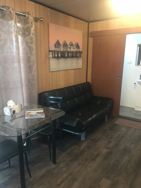 Murray Bridge Riverview Cabin - Kalgoorlie Accommodation 5